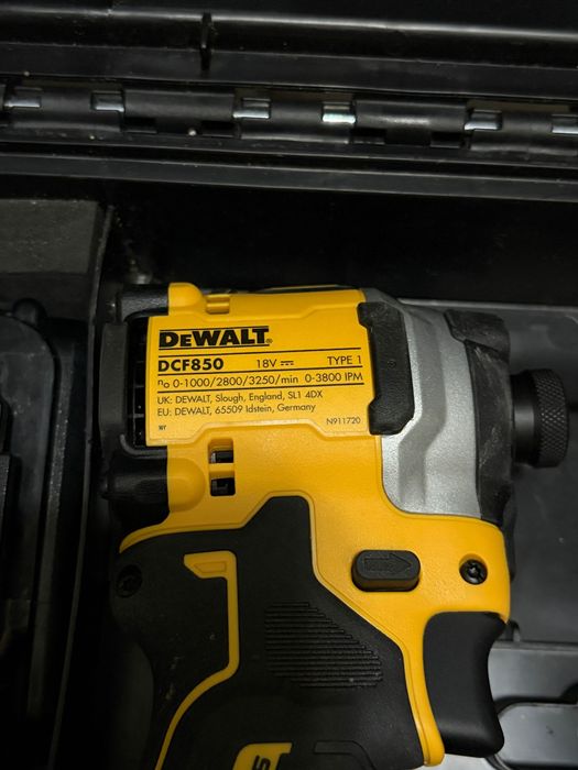 Dewalt DCF850N и Dewalt DCF922N