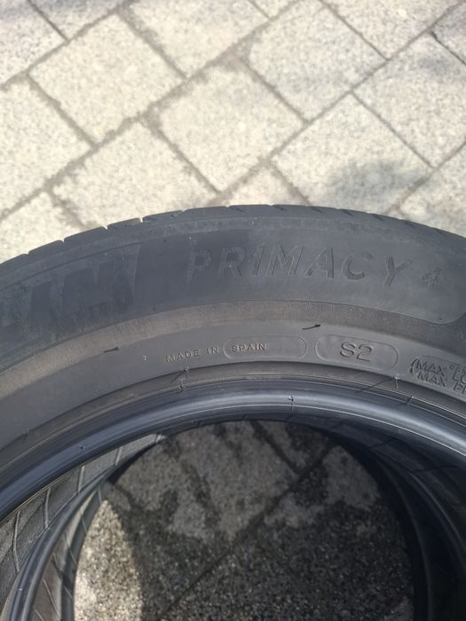 Vând cauciucuri Michelin 215.65.17