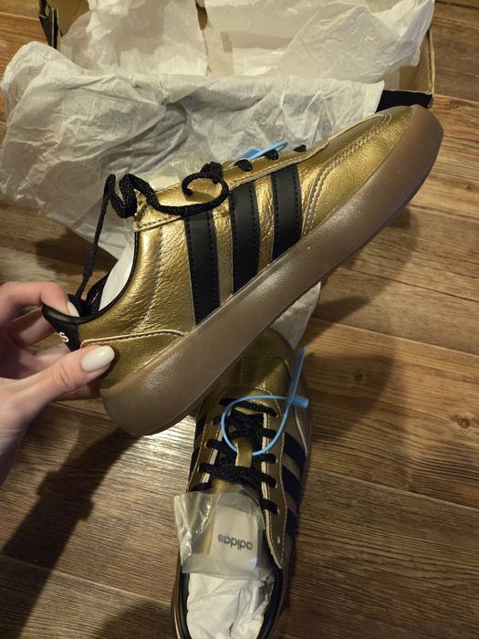 Продам кроссовки adidas jr1218