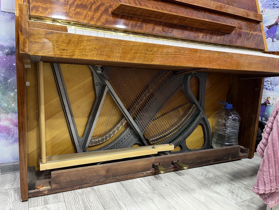 Фортепиано РИГА  (пианино)