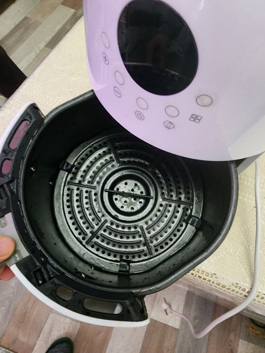 Аэрогриль, б/у в хорошем состоянии.