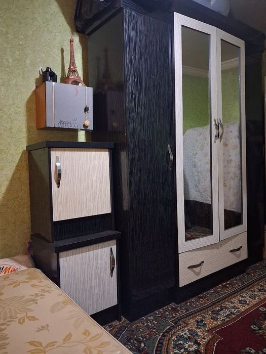 Кровать, шкаф и трюмо БУ