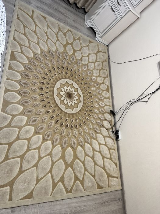 Продам Ковер в идеальном состоянии