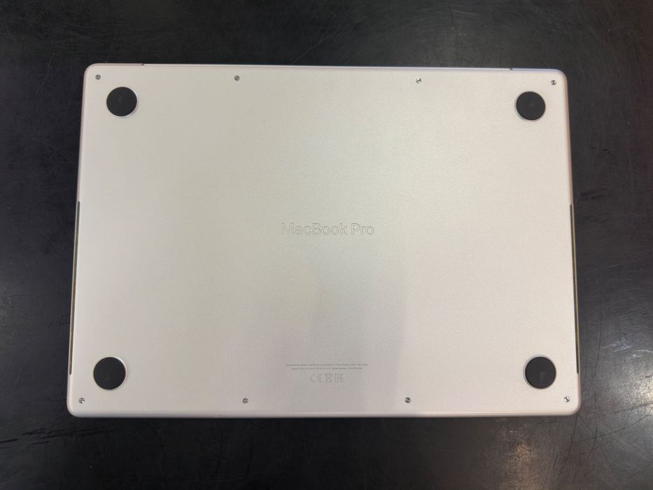 Apple MacBook Pro M1 Pro 14 (512GB SSD, 16GB) лаптоп