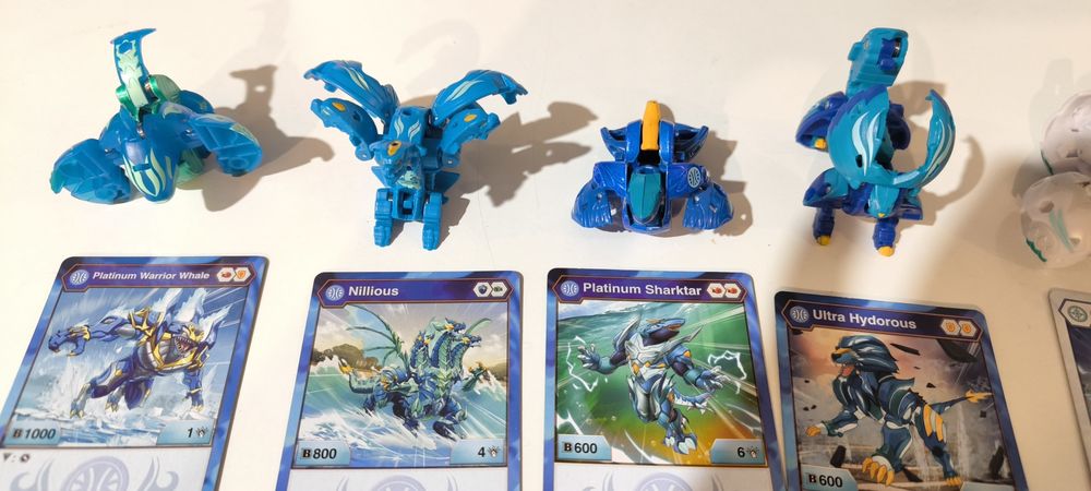 Vand set 8  jucarii Bakugan