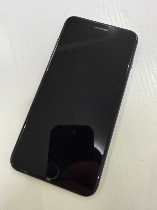 iPhone 8 plus 128gb black