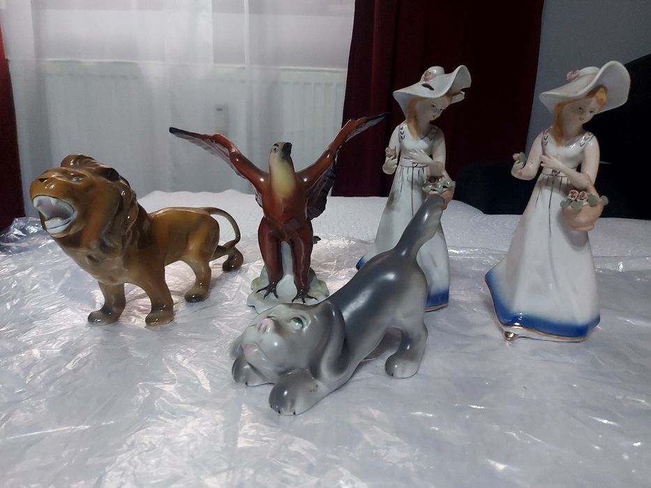 Vând diferite bibelouri