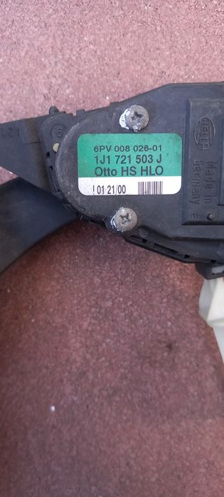 Vand pedala de acceleratie Golf 4 benzina    .