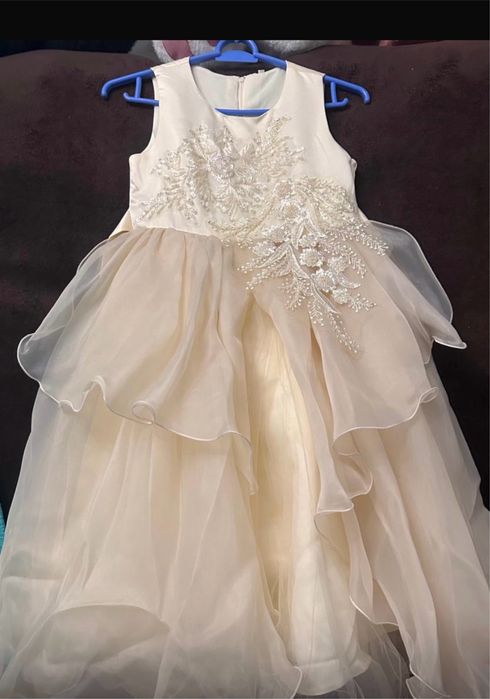 Прокатқа көйлектер беріледі!!!