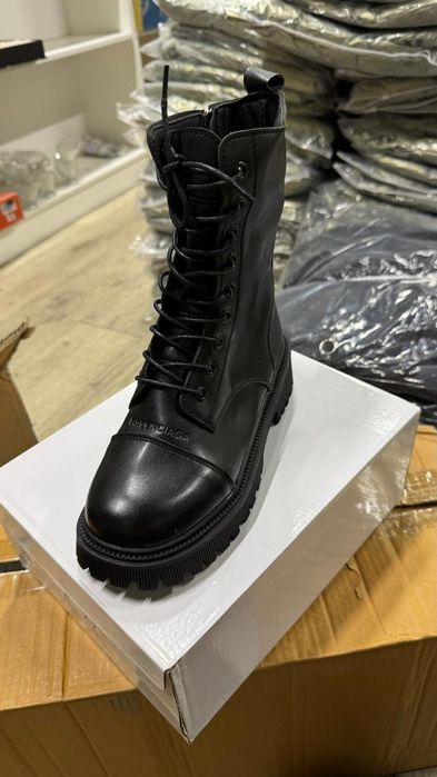 Ботинки новые продам