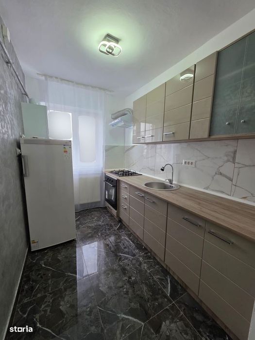 3 camere plus living, str. Ecaterina Teodoroiu, 90 mp, balcon generos