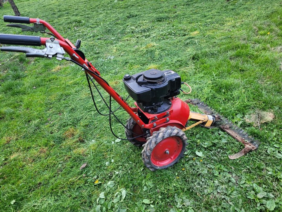 Cositoare cu cutite .