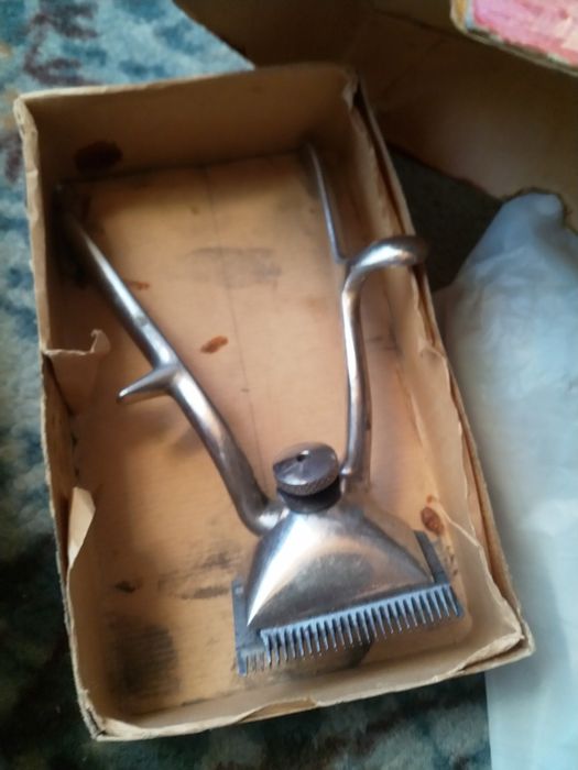 Продаётся ручной машина для стрижки