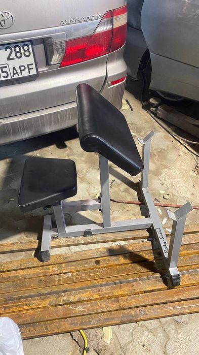 Скамья Скотта Тренажёр для бицепса