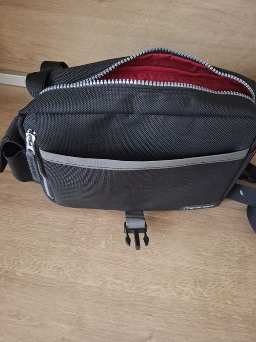 Нова фото чанта 25×18×8 см