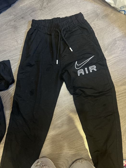 ЧИСТО НОВ комплект на найк.