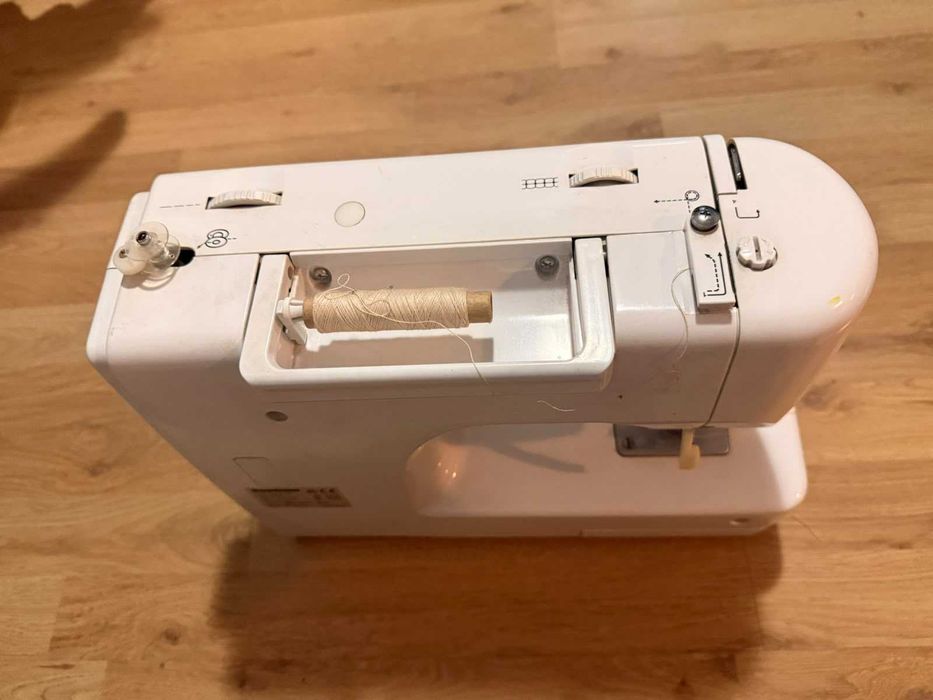 Mașină de cusut Naumann Sigma Plus 8380B, ca nouă, 20 de cusături