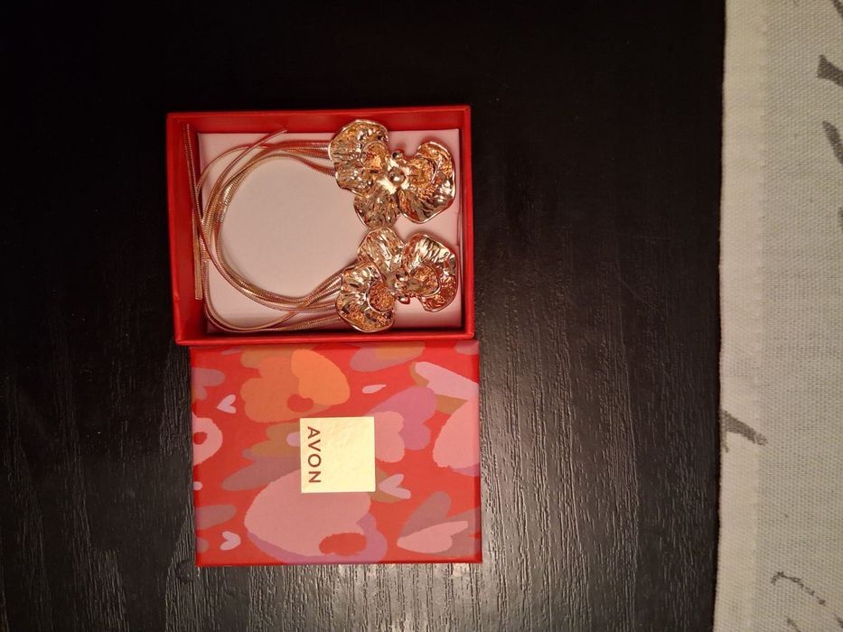 Обици златист тон