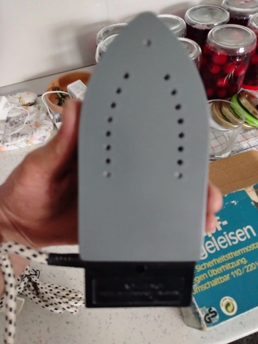 Fier de calcat cu abur Nou