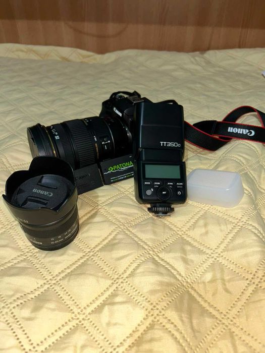 Kit Canon EOS M50 (Camera, Obiective, Flash) in Stare Perfecta