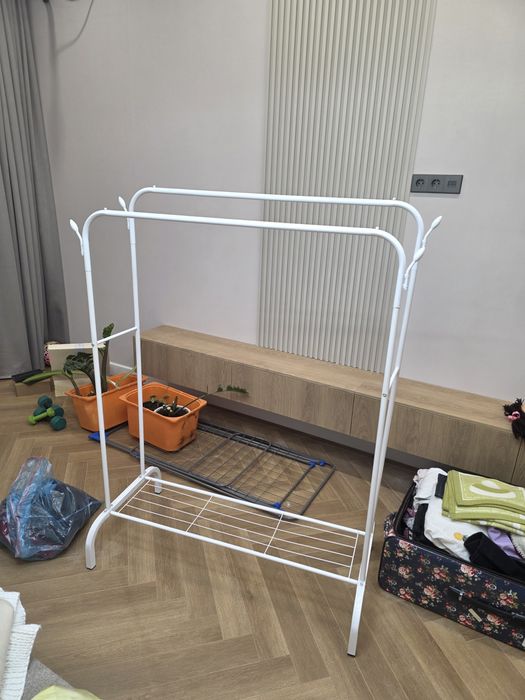 Продам вешалку в разобр виде