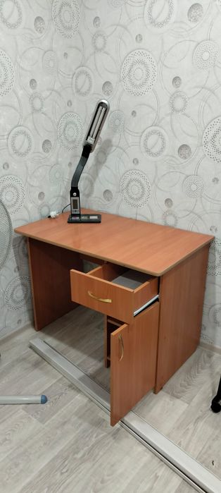 Продам письменный стол