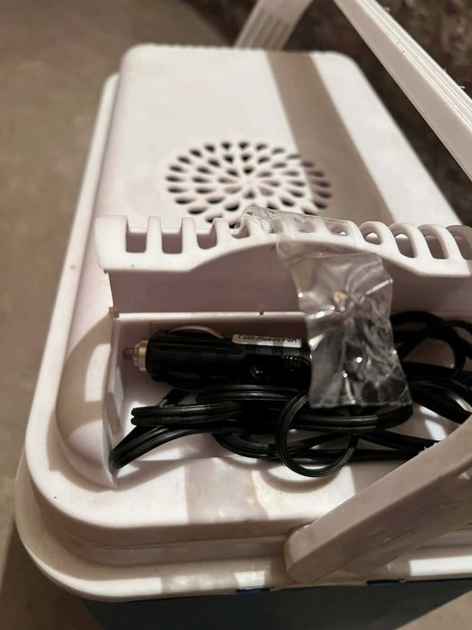 ХЛАДИЛНА ЧАНТА 20л12в и адапрер за 220 в