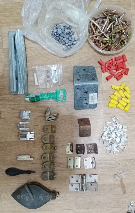 Гвозди,шуруры,степлер