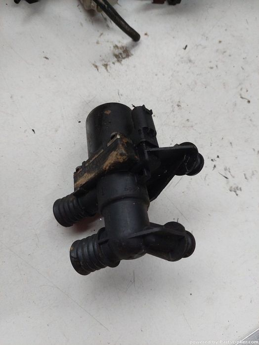 Pompa recirculare apa secundara BMW 5 (E60) [ 2001 - 2010 ] OEM 64116920226