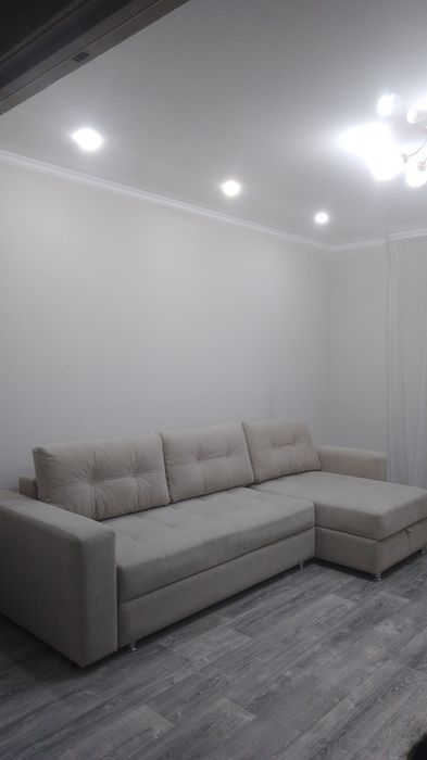 Диван большой 100 тыс.