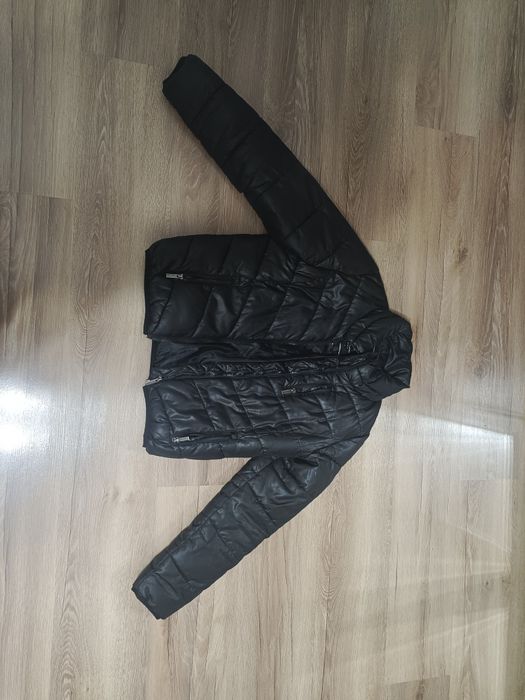 Стильная фирменная куртка