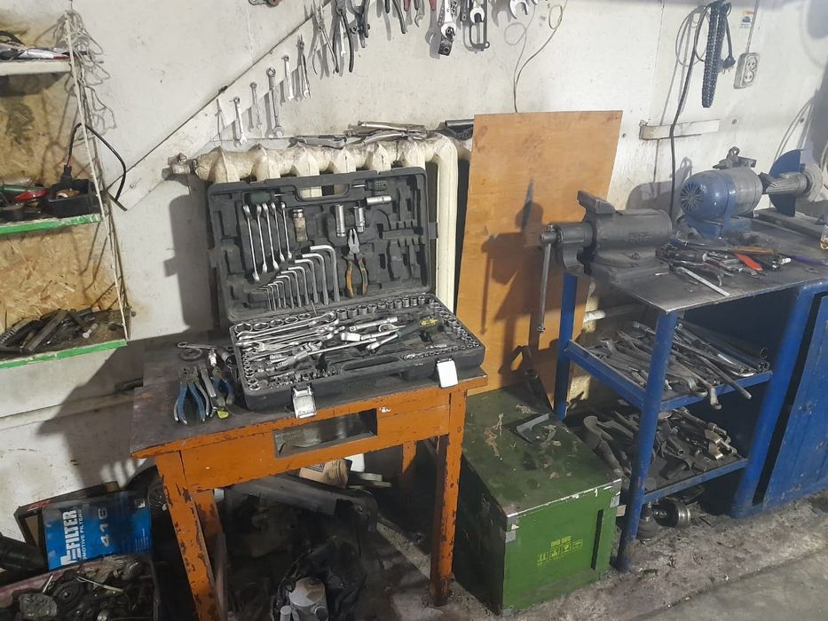 Срочно Продам большой гараж на 2 общ