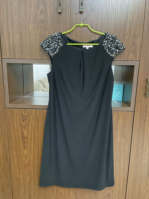 Продам платья по 5000 тг каждое