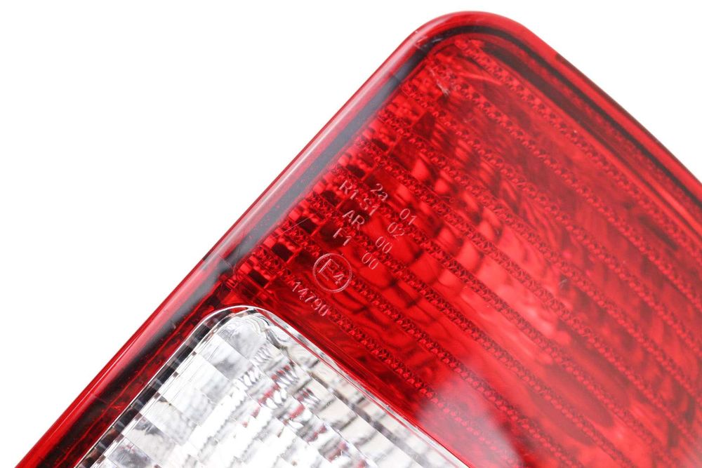 Стопове Стоп Задни Светлини Е4 за VW CADDY 2003 - 2010