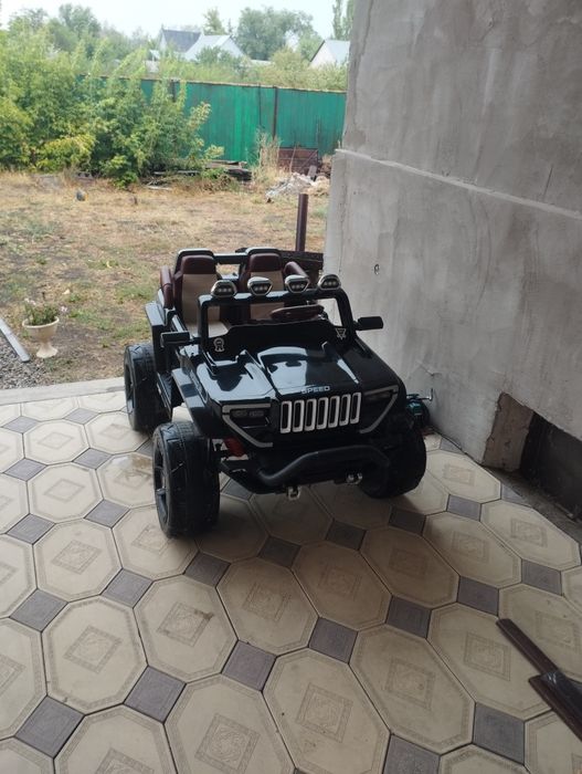 Продам джип детский