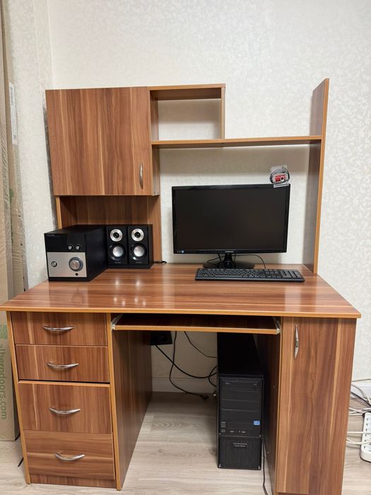 Письменный стол для ученика