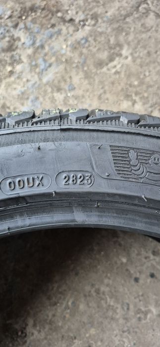 4 anvelope iarna Michelin,fata 235/45/19,spate 255/40/19.Pret/bucata.