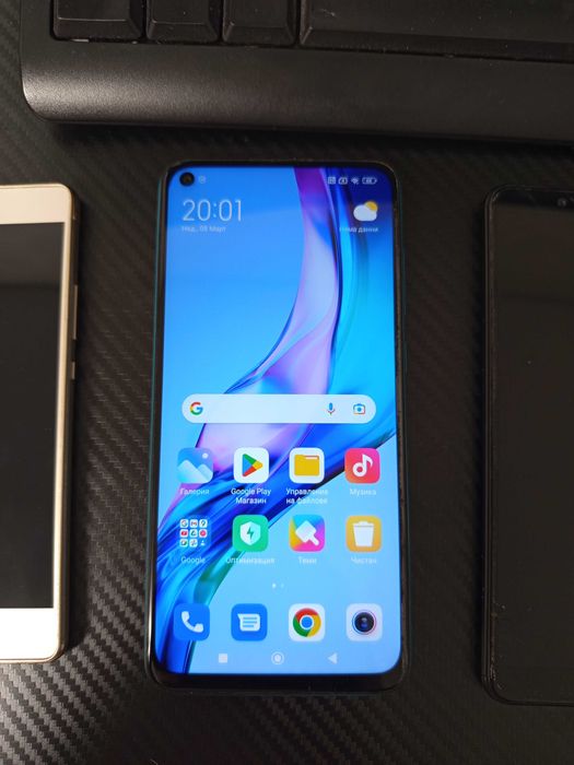 Продават се ЛОТ от смартфони