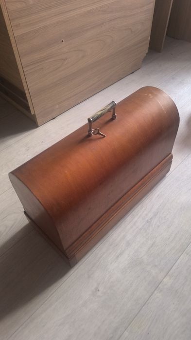 Ручная швейная машинка