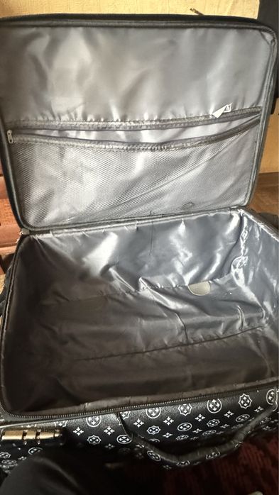 Большой чемодан