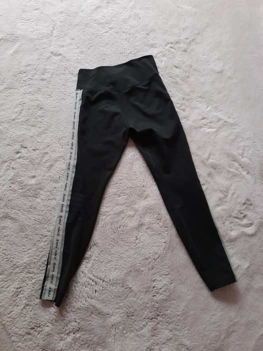 Nike дамски клинове M размер 2броя.