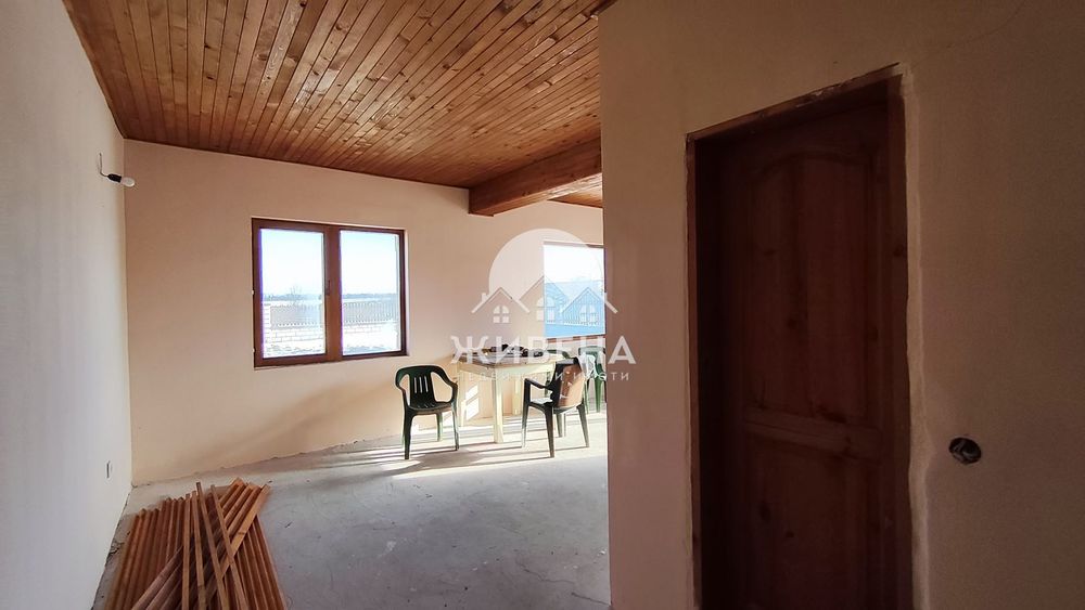 Продава къща в с.Селце, 121 кв.м, двор - 935 кв.м