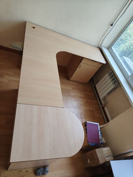 Продам офисный стол