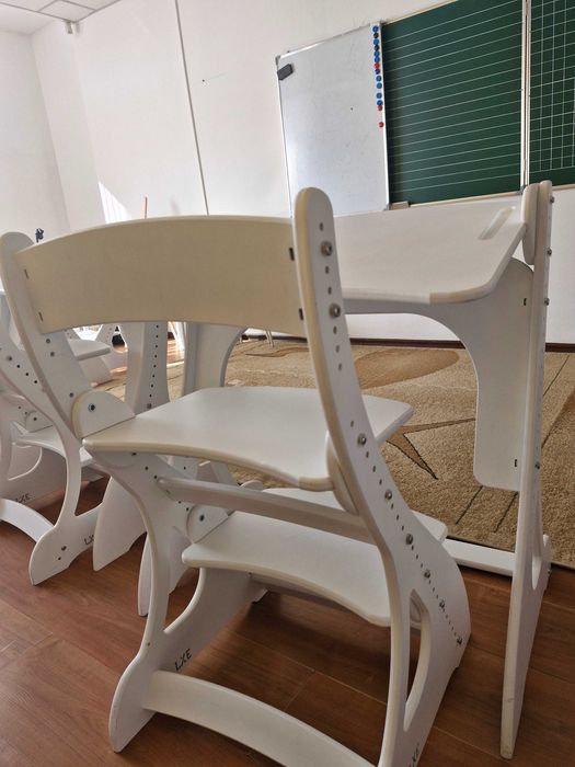 Растущий стул и парта эргономичные