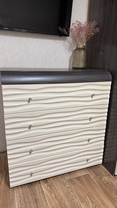 Продам спальный гарнитур