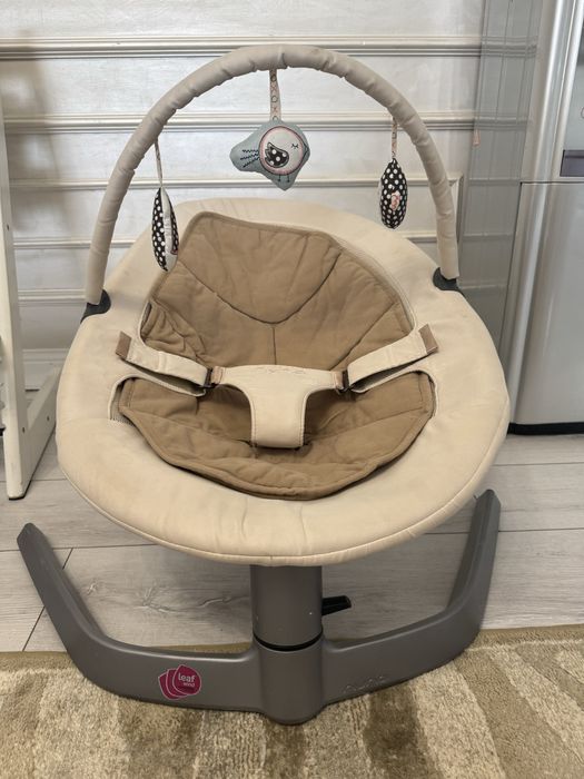 Продам шезлонг nuna