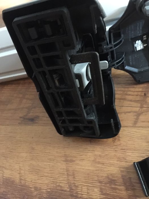 Thule 753/754 + Wingbar Evo Silver 122см