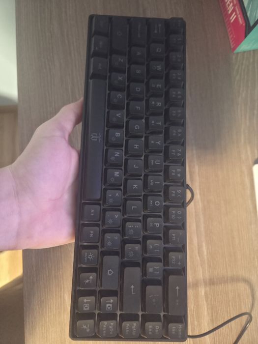 Tastatura gaming mecanica Snipurdiri