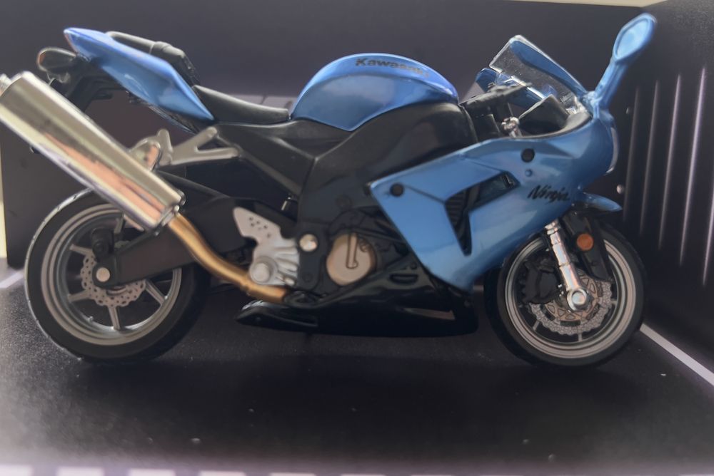 Machete moto 1:18 Yamaha/Kawasaki/Suzuki/Ducati etc