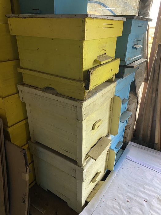 Продавам два  кошери Рут 10 рамкови
